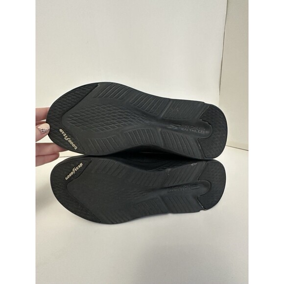 Skechers Size 6.5 On The Go Slip Ons - Picture 7 of 9